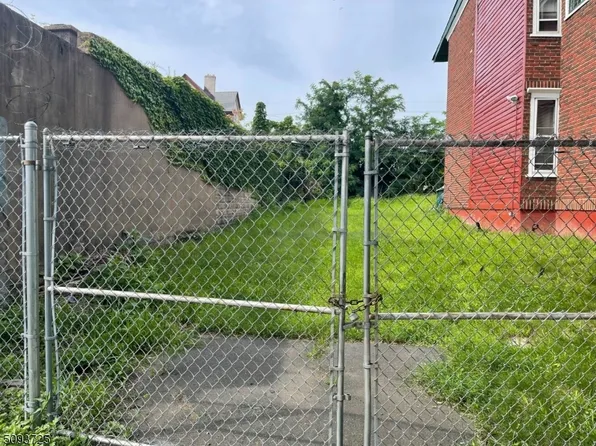 159 Pearl St, Paterson City, NJ 07501