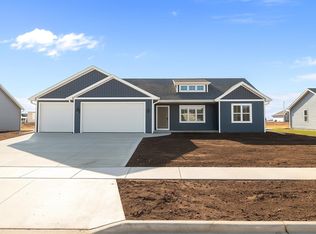 2041 Bear Paw Trl, Kaukauna, WI 54130