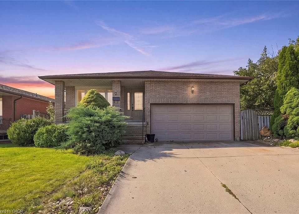 1st image of 2 Hearthside Cres