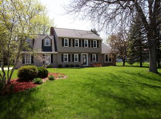 3705 W Marseilles Dr, Mequon, WI 53092