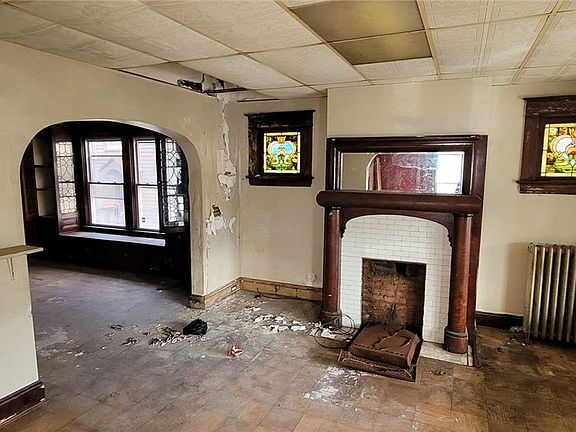 2nd image of 2846 E 128th St