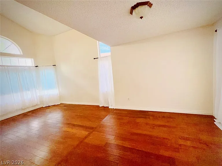 8405 Justine Ct — Photo 13