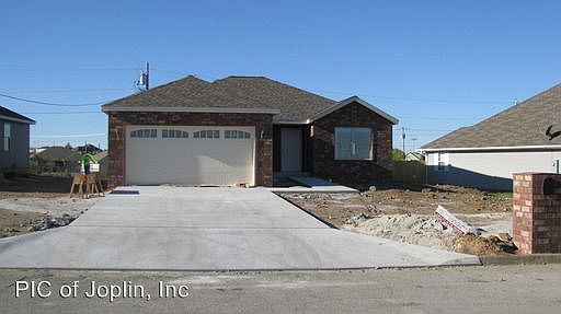 2nd image of 1218 Montana Pl