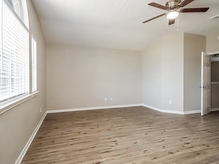 14635 Lothbury Dr — Photo 13