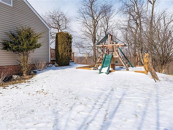 3rd image of 112 Northridge Dr