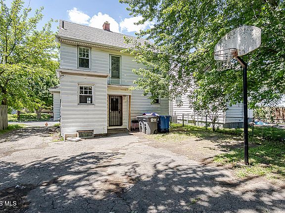4th image of 119 Carbon St