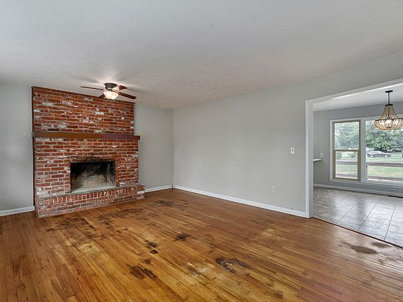 5th image of 3171 E Linwood Street