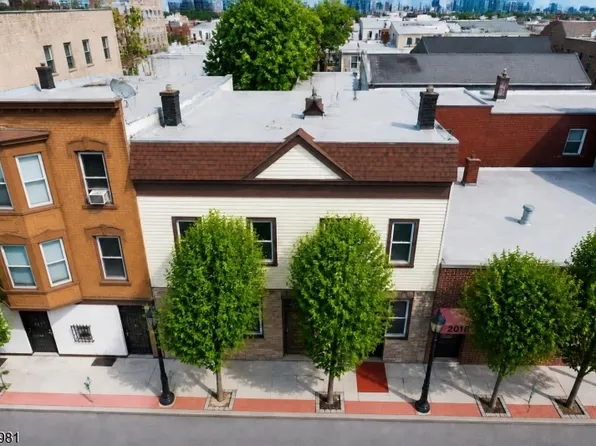 4108 New York Ave, Union City, NJ 07087