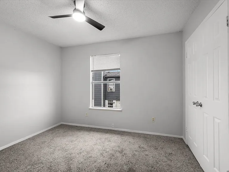 3204 McLean St #C — Photo 14