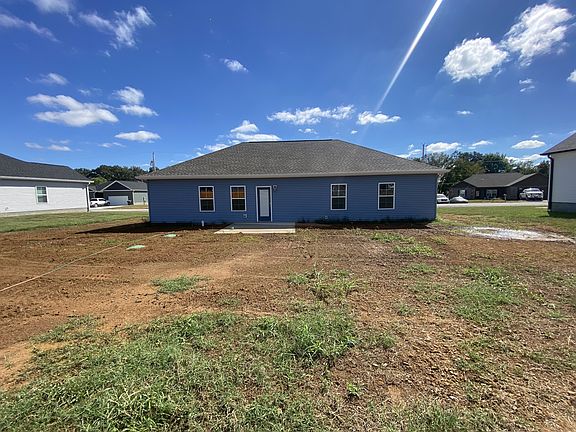 5th image of 37 Fieldstone Cir