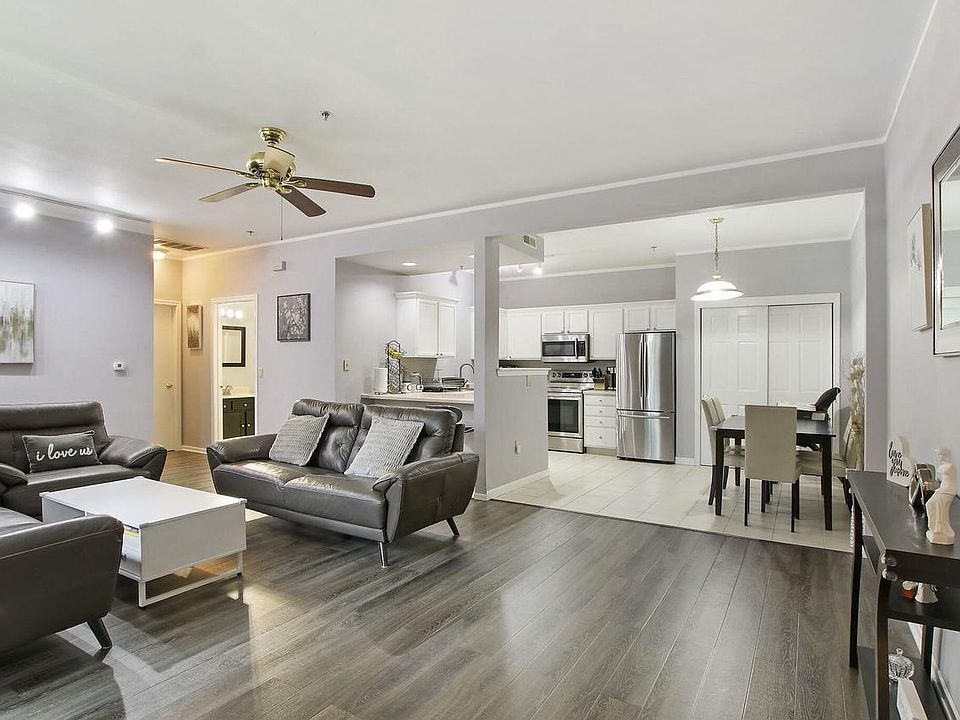 1st image of 401 West Aspen DRIVE #6