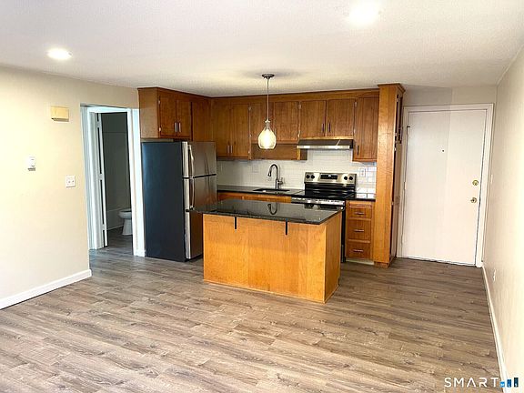 4th image of 543 N Main St #6
