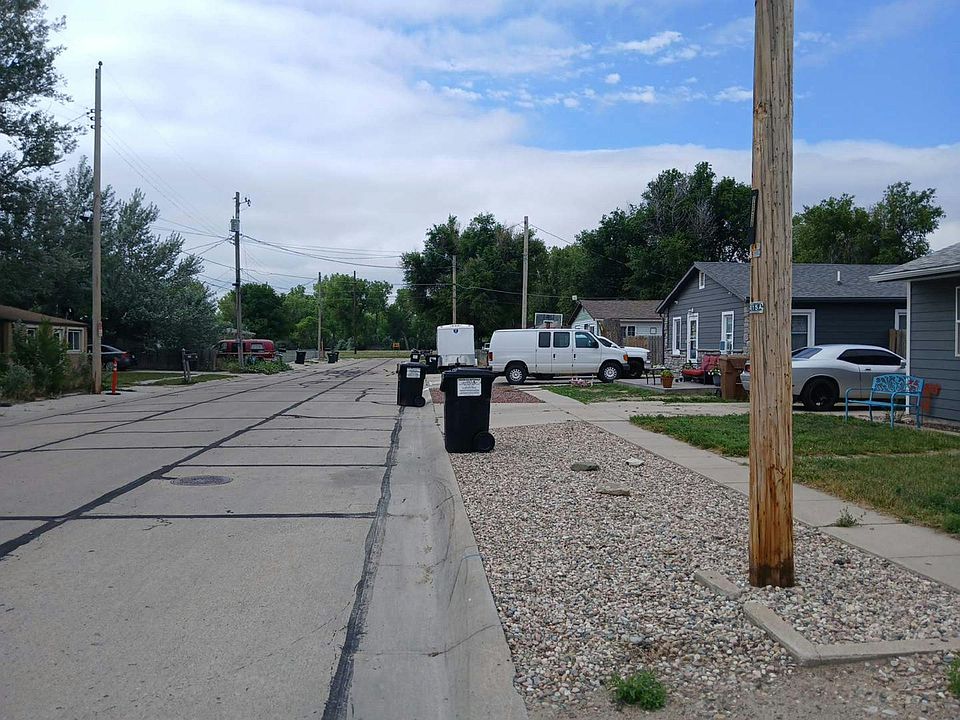 2nd image of 1122 Avenue R