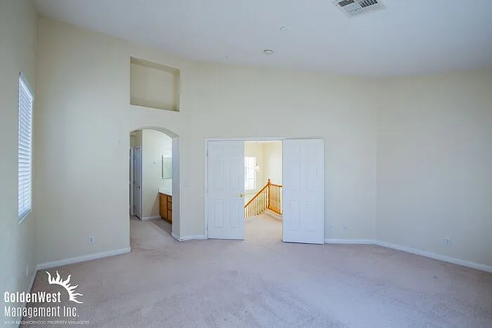 9776 Floweret Ave — Photo 10