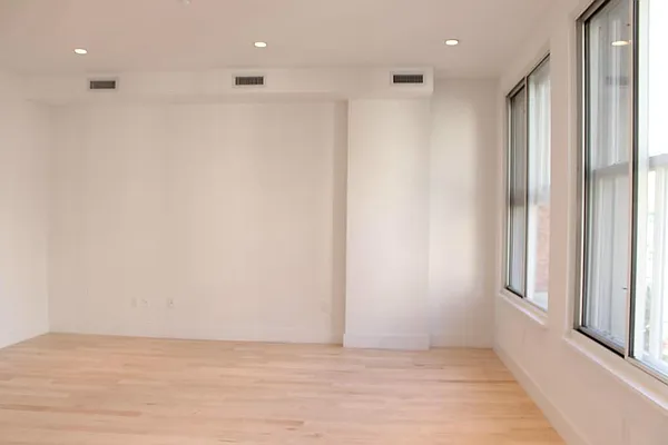 Rented by Level Group | media 30