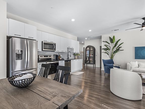 Designer finishes at Azalea Luxury Apartments in Tampa, Florida