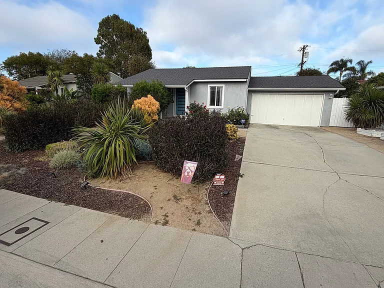 8116 Handley Ave — Photo 2