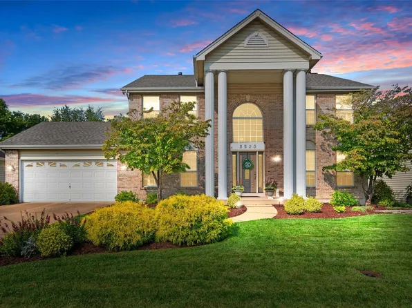 2523 Barrett Springs Dr, Ballwin, MO 63021