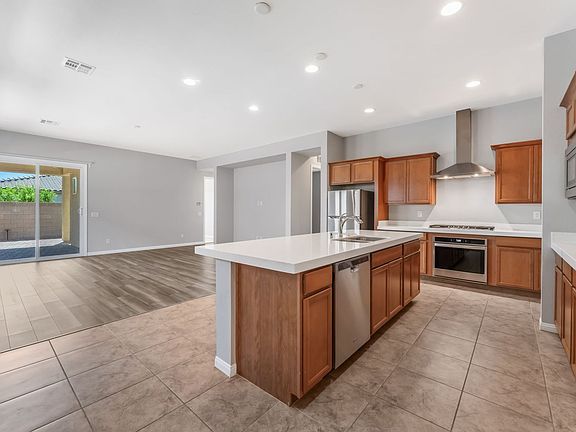 4th image of 4748 Calming Garden St