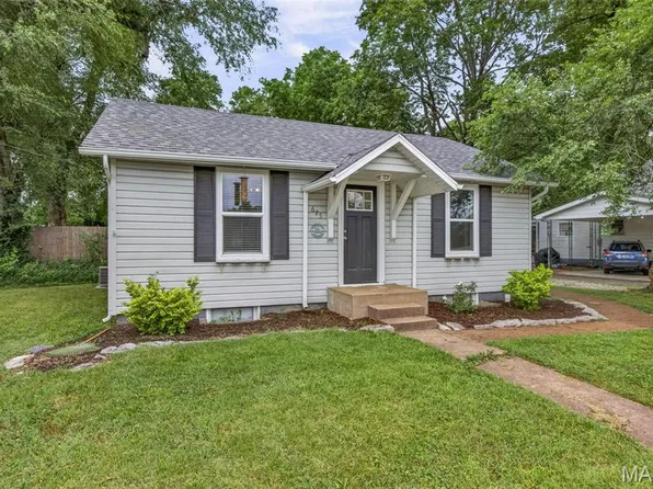 625 E College St, Farmington, MO 63640