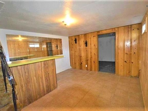 5th image of 410 Chavez St