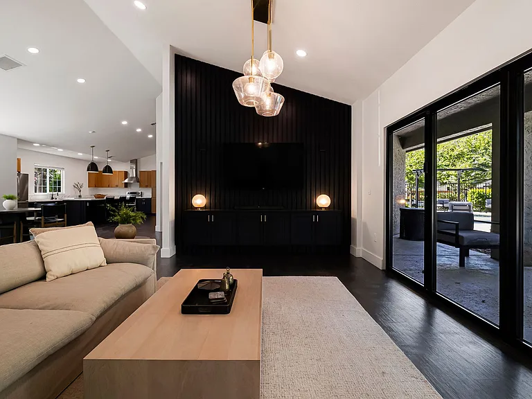 Amanda Place Apartments — Photo 7