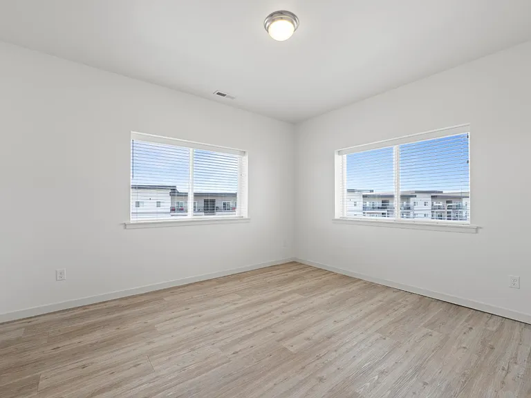 Columbia River Walk Apartments — Photo 86