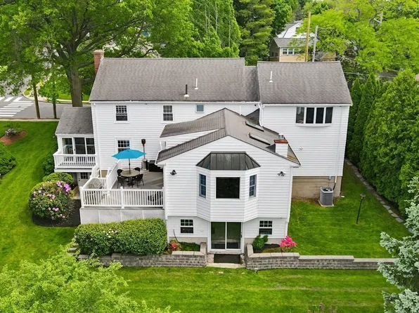 81 Brettwood Rd, Belmont, MA 02478