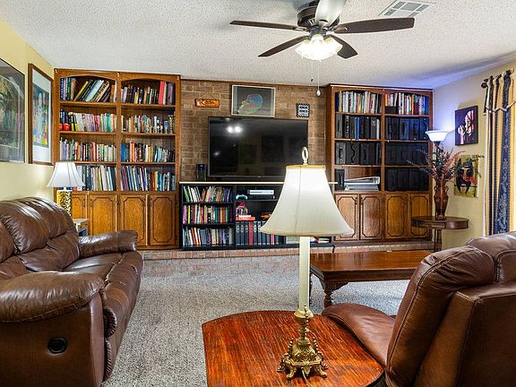 3rd image of 2629 NE Lake Ave