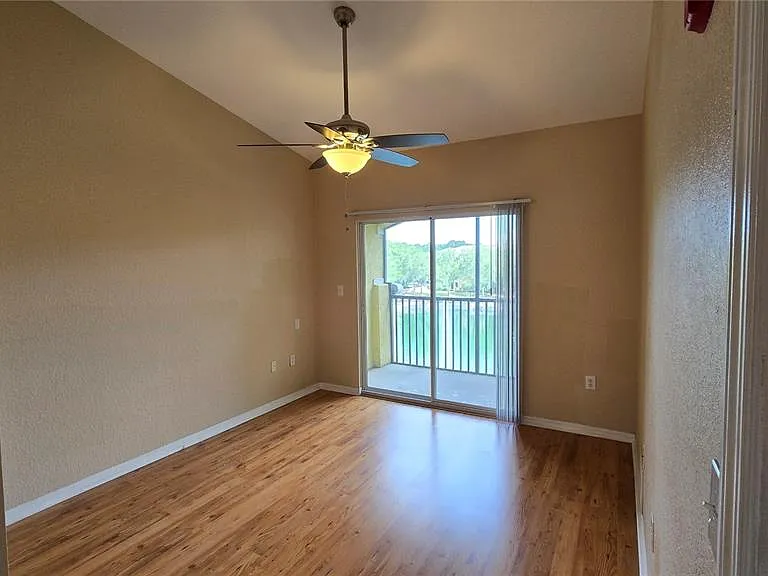 10211 Courtney Palms Blvd #304 — Photo 7