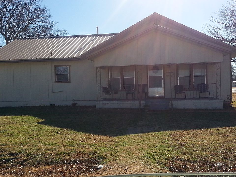 Big front yard and Porch