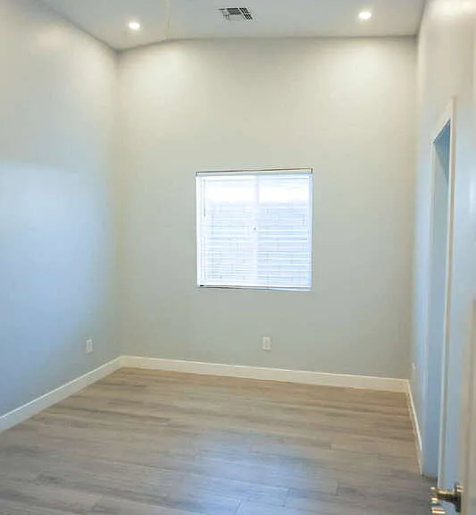 2531 E Broadway Rd — Photo 17