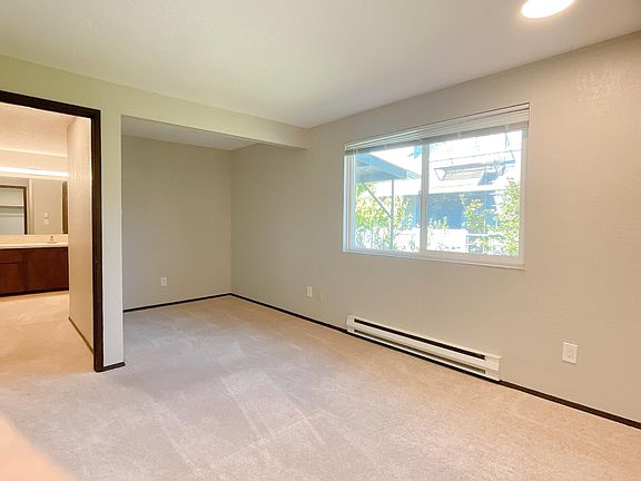 4th image of 5041 12th Ave NE #E