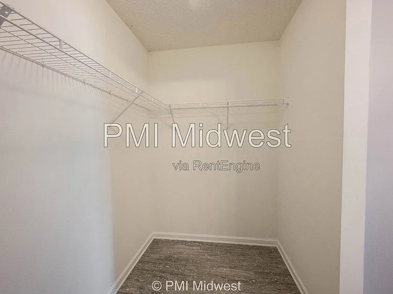 2526 Copper Hill Dr — Photo 39