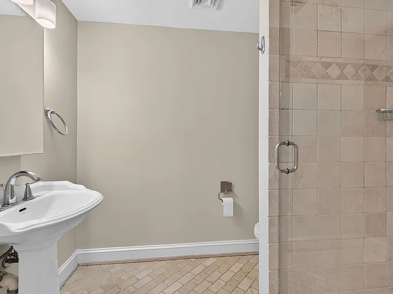 6216 Goodview St — Photo 36