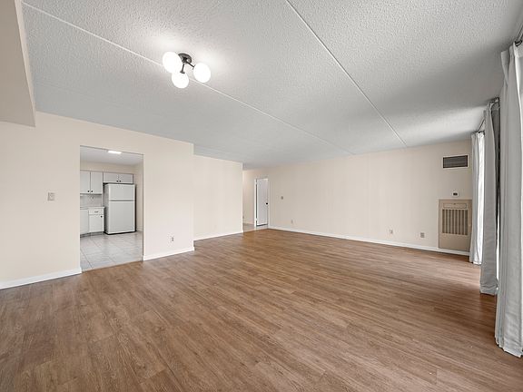 5th image of 1077 River Rd APT 606