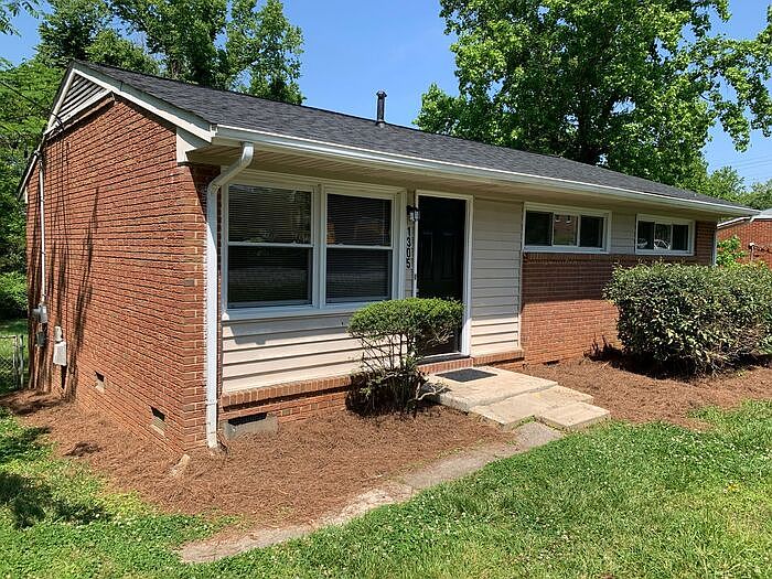 1st image of 1305 Larchmont Dr