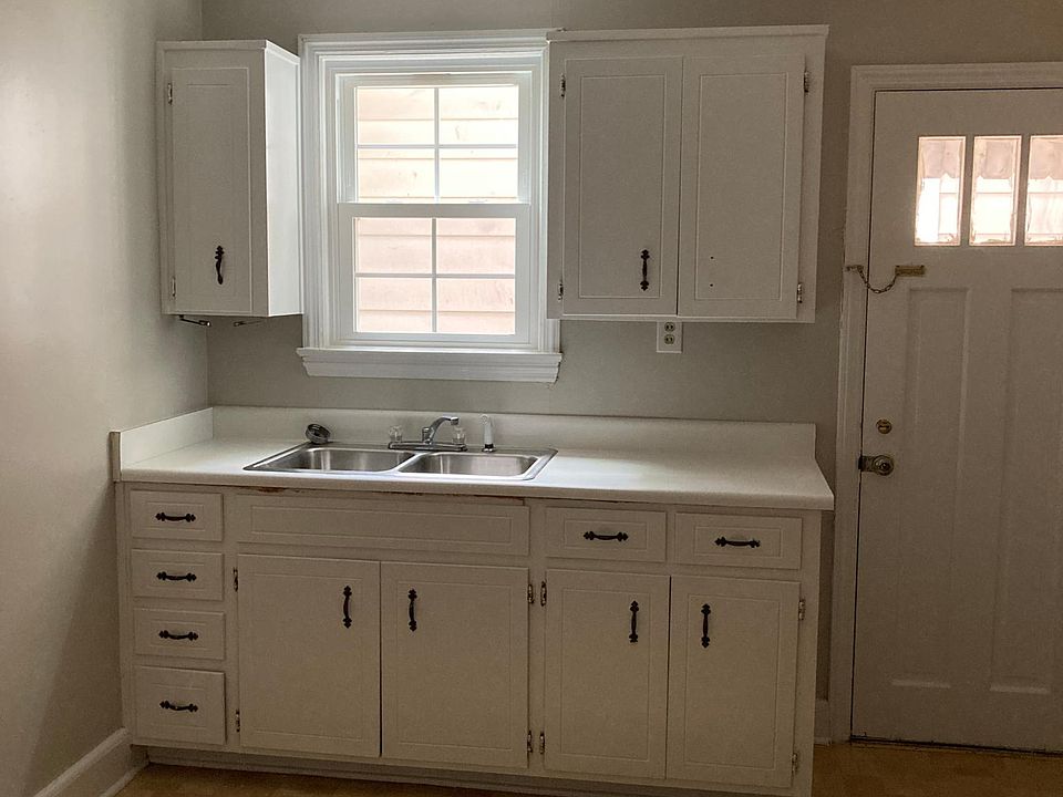 1st image of 546 Norwood St #A