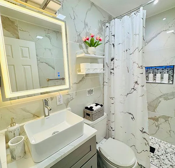 337 Adrienne Dr — Photo 3