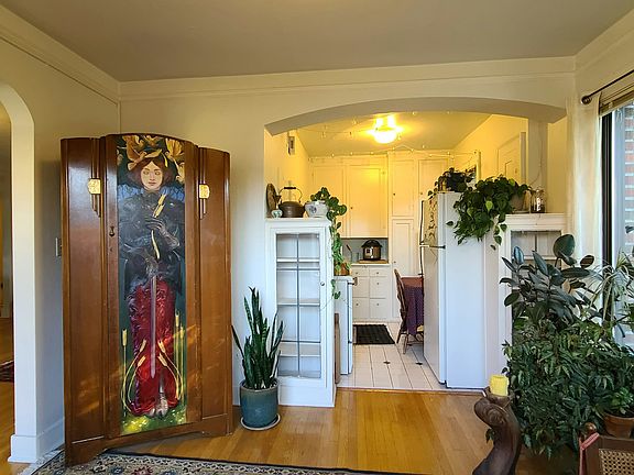 5th image of 532 Belmont Ave E #202