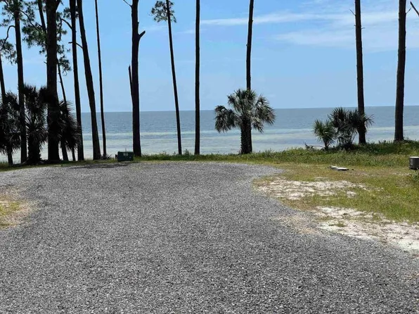 308 Hide N Seek Cir, Sopchoppy, FL 32358