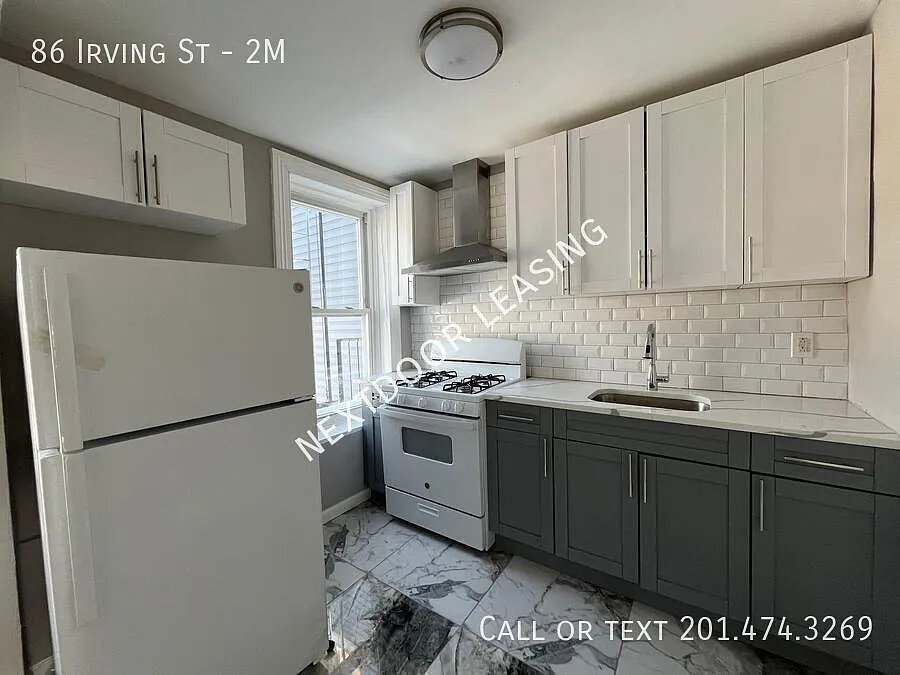 Building Photo - 86 Irving St #2M
