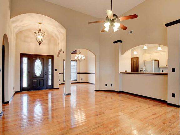 2nd image of 1325 Chinook Cir