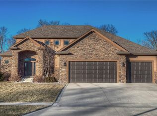 1525 Prairie Ridge Dr, Polk City, IA 50226