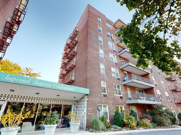 55 Austin Pl APT 2Y, Staten Island, NY 10304