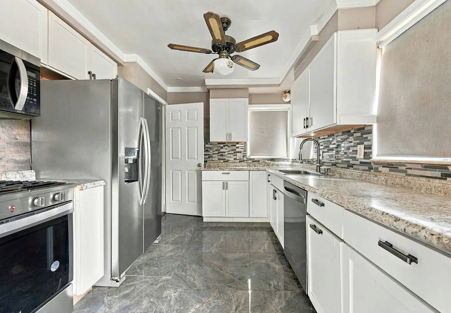 23303 Teppert Avenue — Photo 4