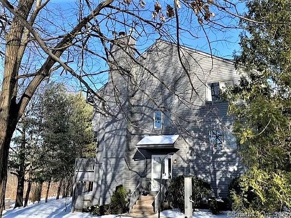 2nd image of 256 Conestoga Way #256