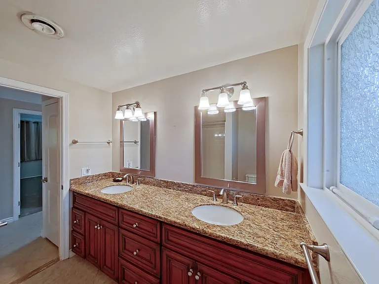 25152 Northrup Dr — Photo 14