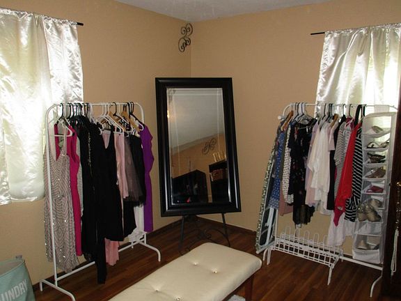 3rd bedroom dressing room