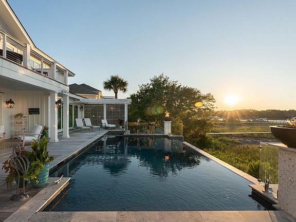 5th image of 15 Waterway Island Dr